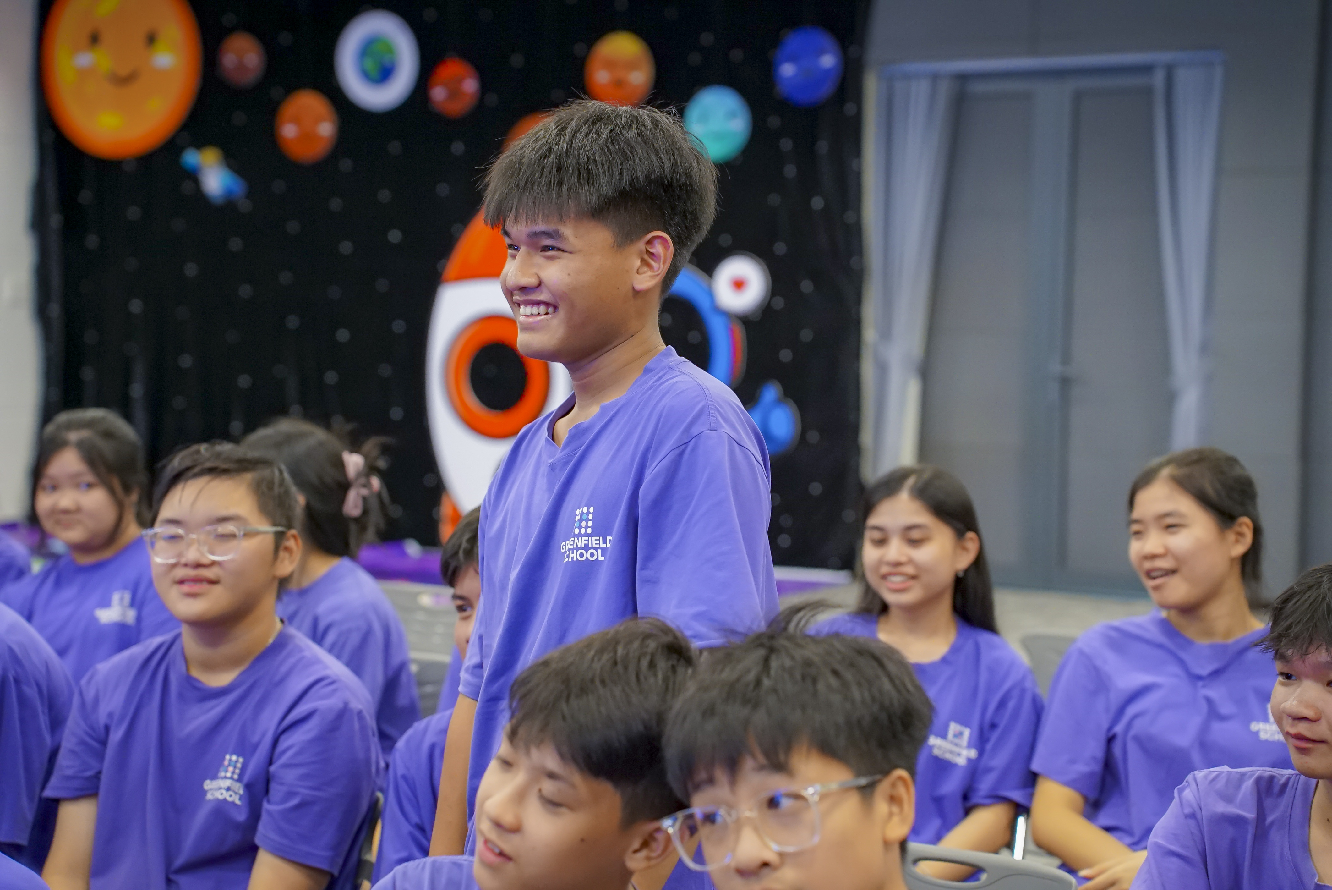 Hoc-sinh-Greenfield-School-duoc-tim-hieu-và-dinh-huong-nghe-nghiep-tu-som
